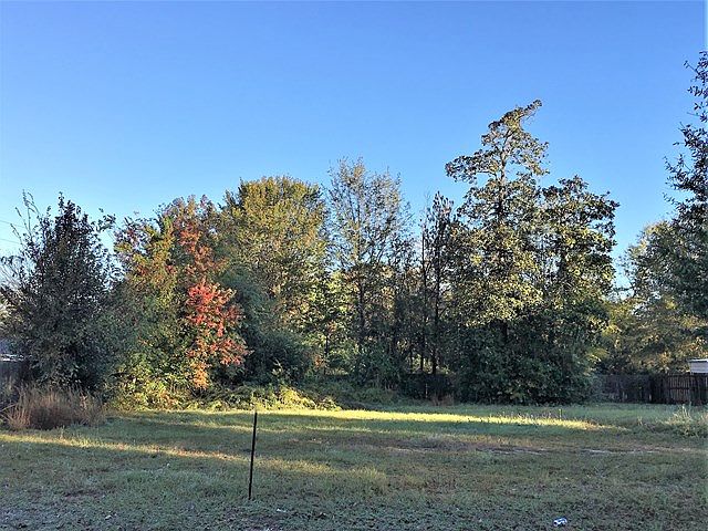 1st image of 3611 Woodland Dr