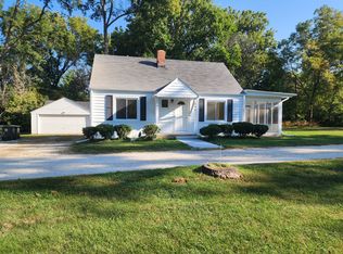 29W258 Warren Ct, Warrenville, IL 60555