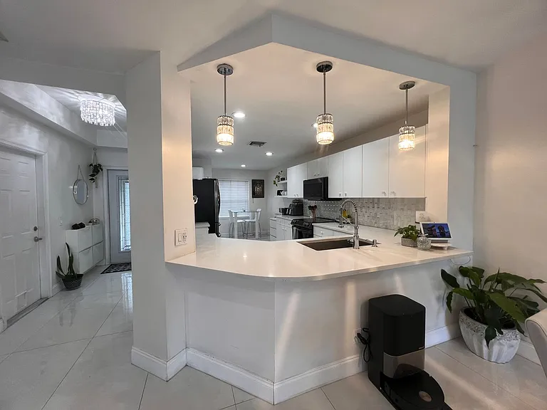 1590 Orion Ln — Photo 4