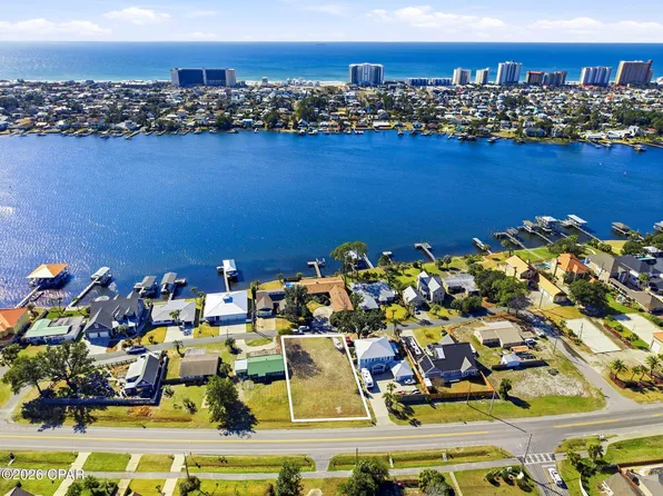 6401 N Lagoon Dr, Panama City Beach, FL 32408