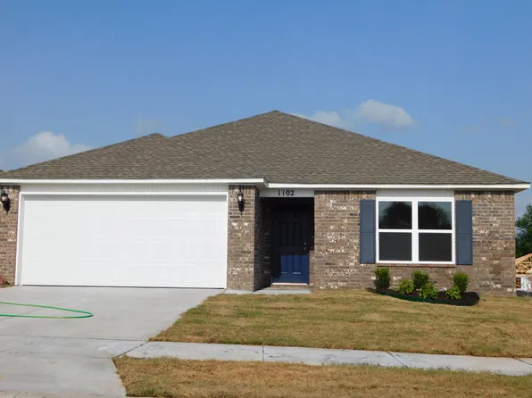 1102 S Jaybird Ln, Fayetteville, AR 72701