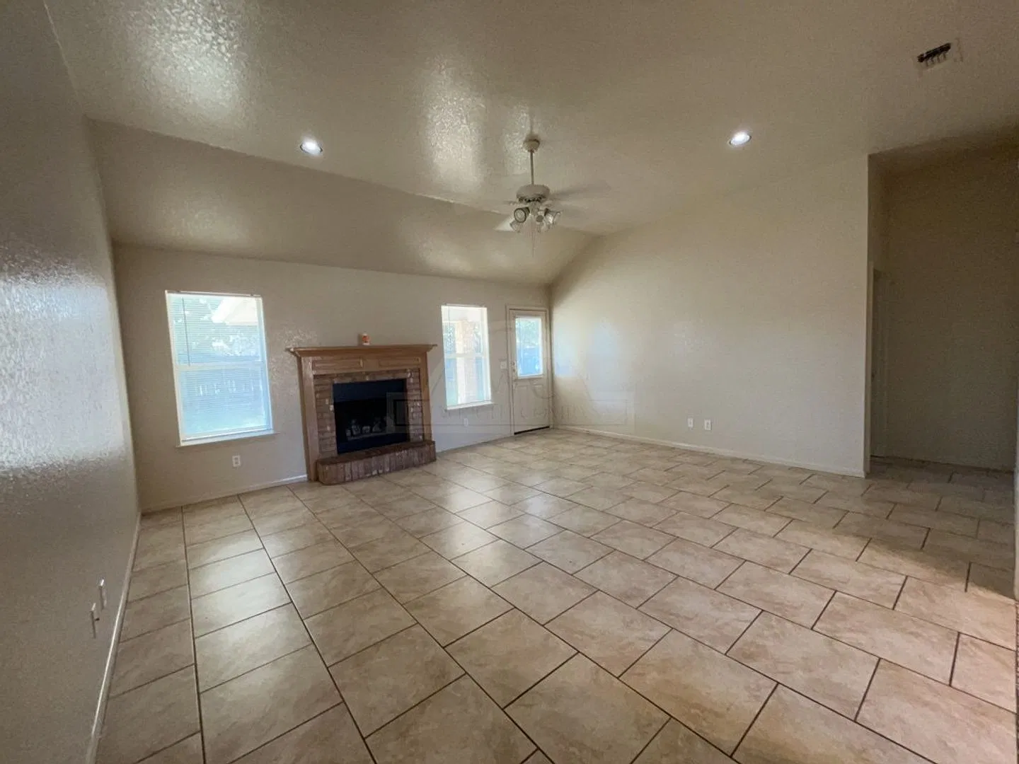2700 Diaz, Killeen — Photo 2