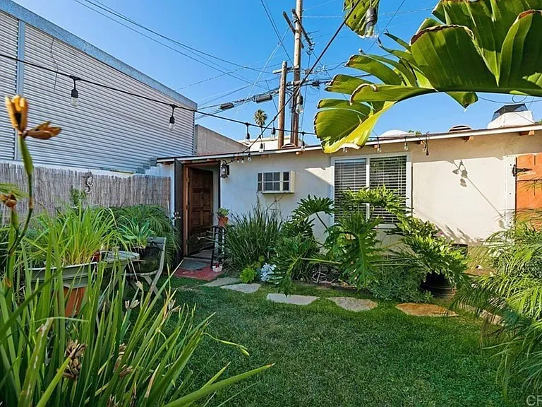 1022 Law St #B — Photo 10