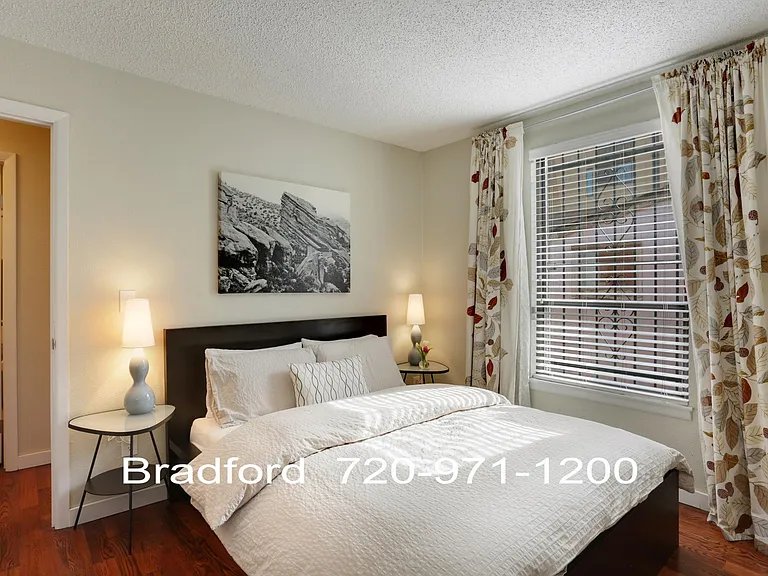 Middle Bedroom