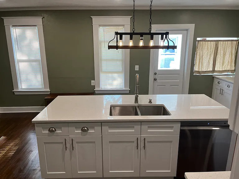 Deep Stainless Steel Sink w/ Dishwasher