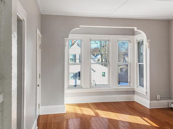 4th image of 13 Auburn St APT 2