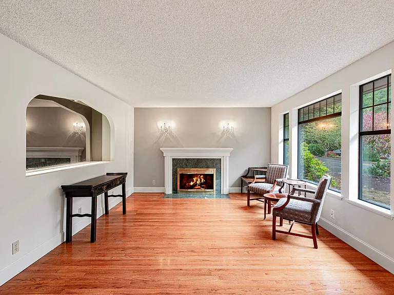 20731 2nd Ave SW — Photo 4