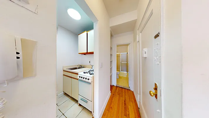 Rented by Bond New York | media 6