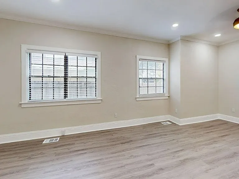 517 Columbia Dr — Photo 9