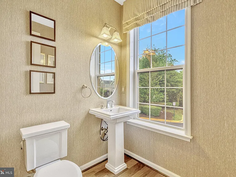 21491 Willow Breeze Sq — Photo 37