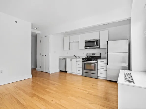 2270 Frederick Douglass Boulevard image 9 of 10