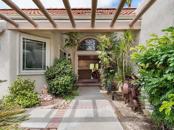 3rd image of 2753 Golondrina Way