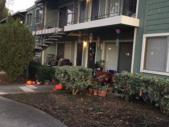 2nd image of 18300 Carriage Dr APT 16