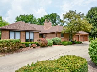 2320 Coach Rd, Long Grove, IL 60047