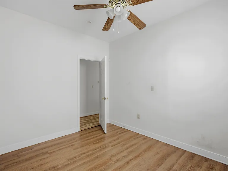 1706 W Moore St — Photo 15