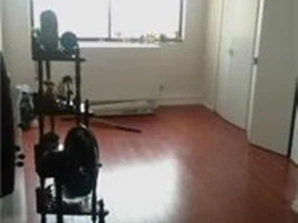 2 Bay Club Dr APT 12A, Flushing, NY 11360