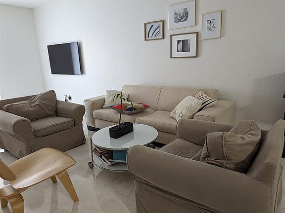 4th image of 4102 Forest Dr