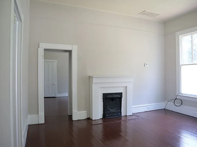 414 1st Ave #A — Photo 1