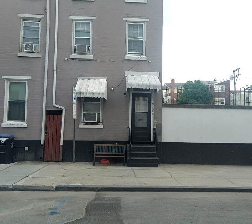 1st image of 524 Cherry St