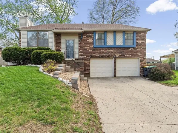 5212 NW Downing St, Blue Springs, MO 64015