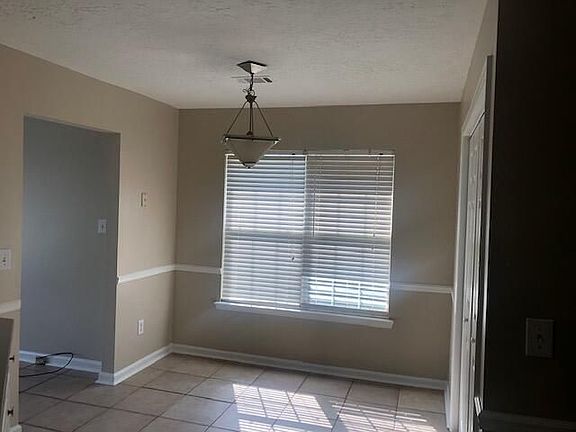 4th image of 108 Summerfield Cir