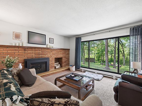 5th image of 26583 Everton Cir