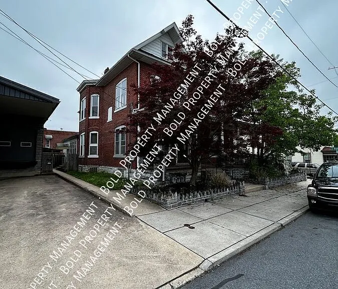 220 S Railroad St #2 — Photo 10