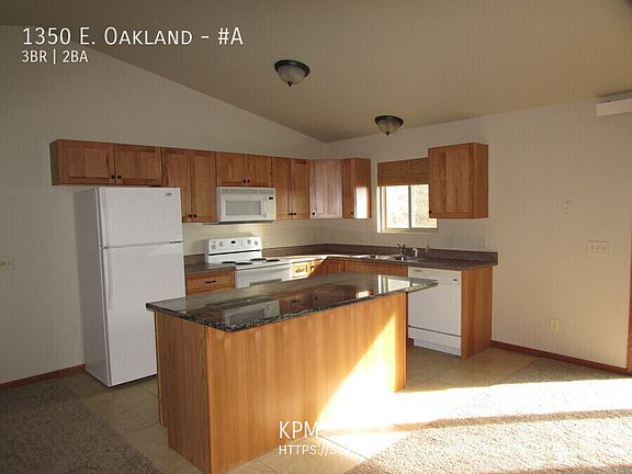 4th image of 1350 E Oakland St Unit A