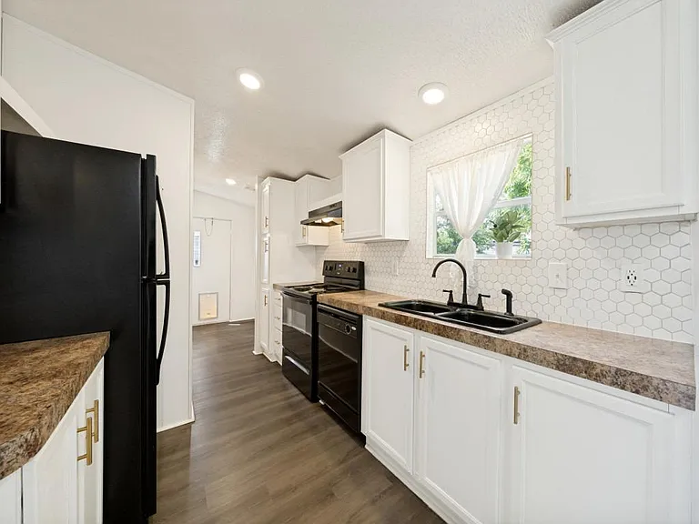 4654 Old Howard Rd — Photo 10