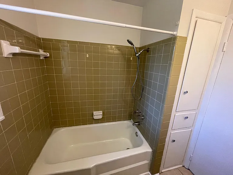802 Lakeland Dr — Photo 9