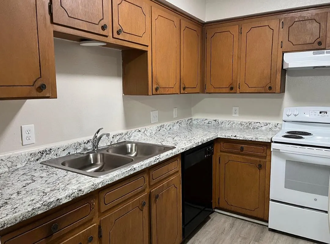 5014 Inverness Ave — Photo 4