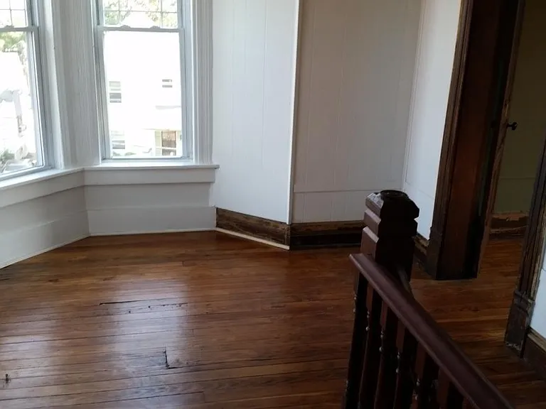 1912 Vine St — Photo 16