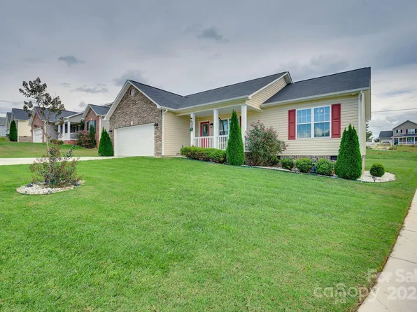 1369 Landsdowne Dr, Conover, NC 28613