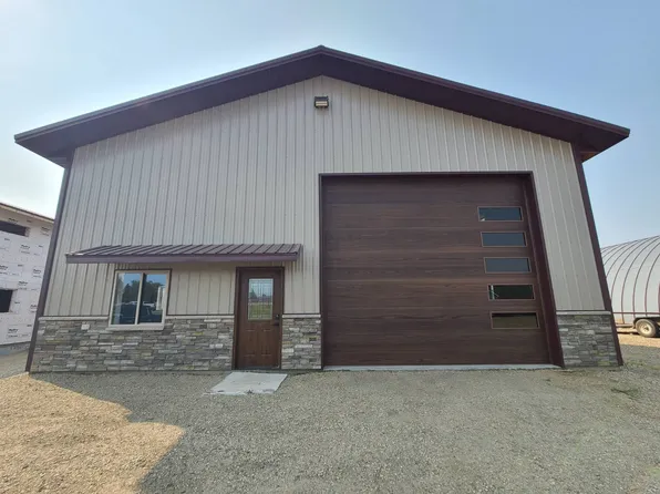 310 11th St E #K, Bottineau, ND 58318