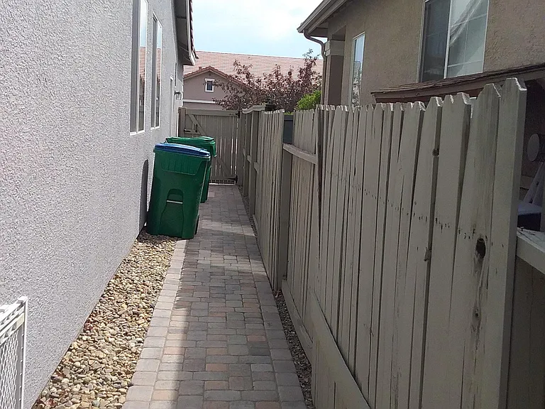 1665 Cattlemen Ct — Photo 35