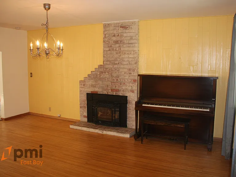 2307 Collins Ave — Photo 3