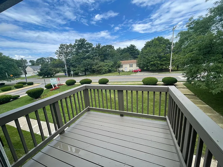 17 Walnut St — Photo 6
