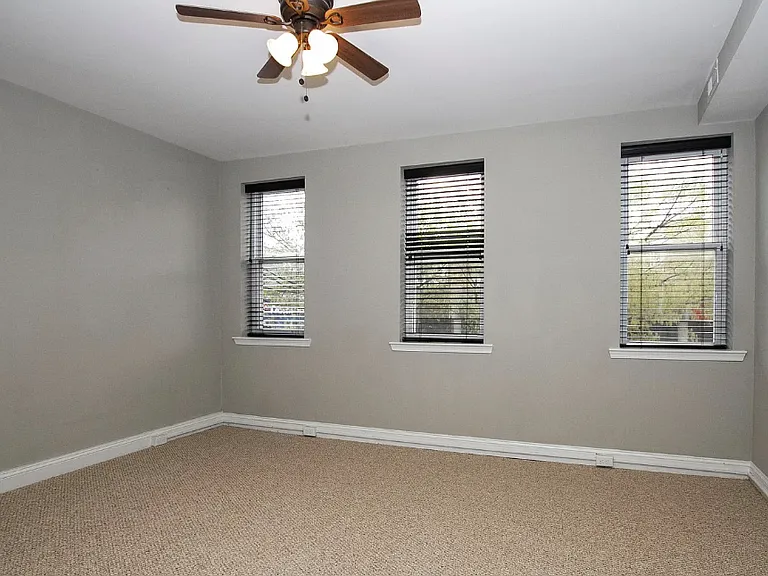 1246 Light St #B — Photo 8