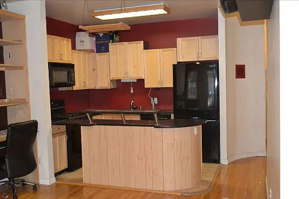 Rented by Gold Star | media 2