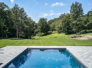 14 Pilgrim Rd, Rye, NY 10580