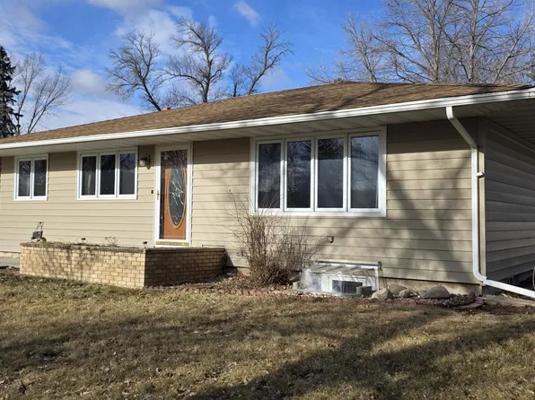 1305 Chautauqua Blvd, Valley City, ND 58072