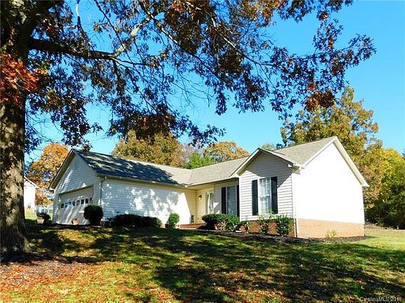 5th image of 1838 Smyrna Ln