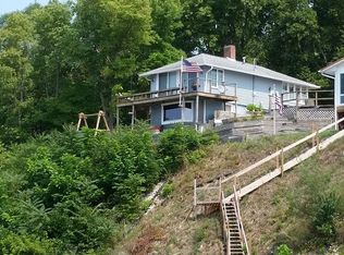 1443 N 3rd St, Oquawka, IL 61469