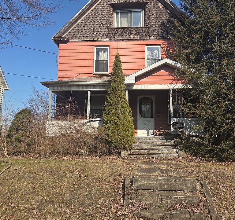 1st image of 148 E Wilson Ave