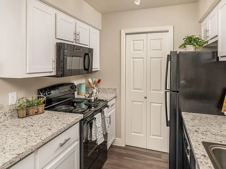 Rock Ridge Apartments — Photo 4