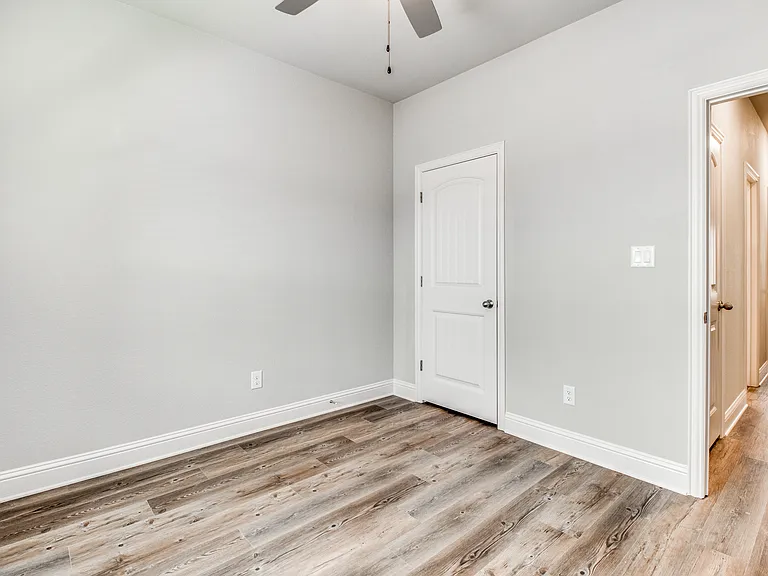 2819 Orchid Dr — Photo 8