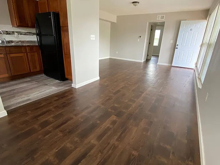 170 Westmount Dr — Photo 4