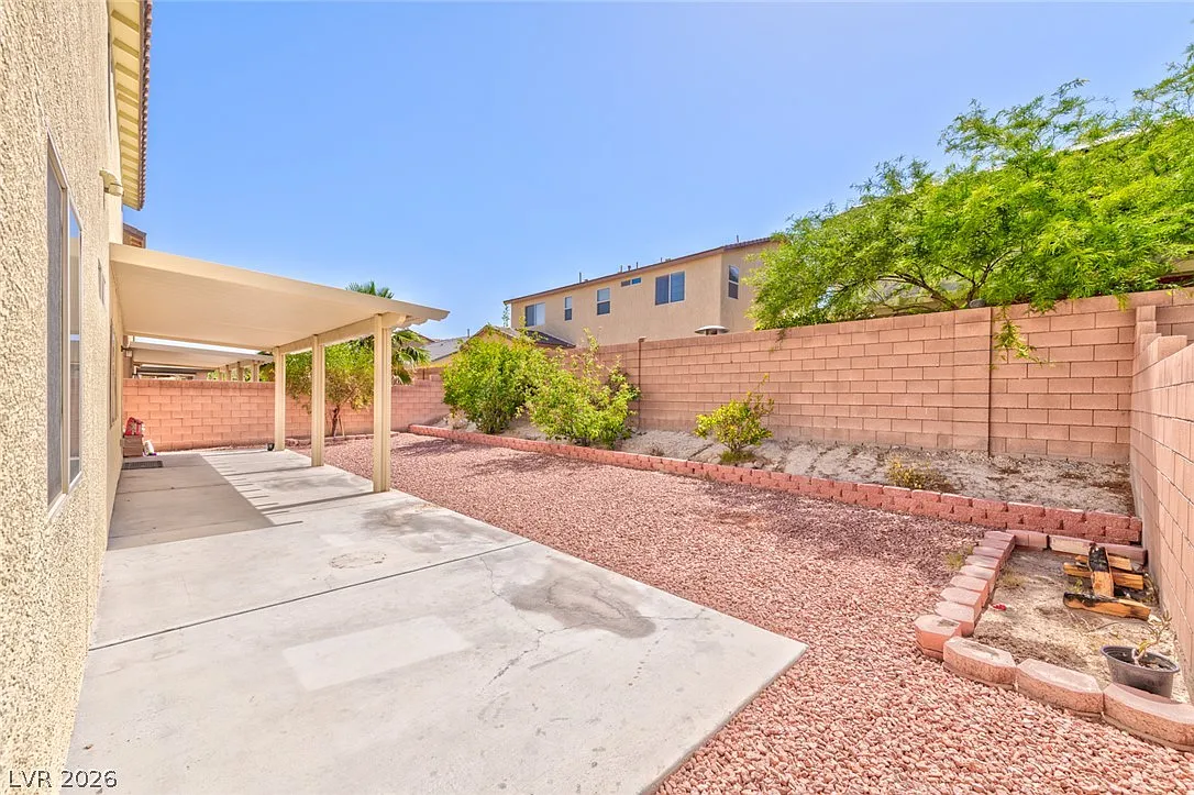 5 bed, 3.0 bath, 2997 sqft, $2,490 — Photo 3