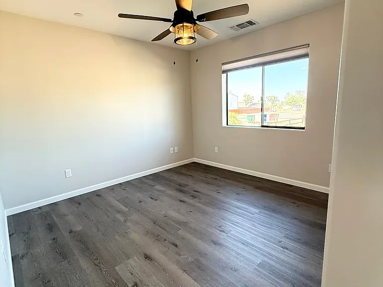 7350 Goleta Ave — Photo 11