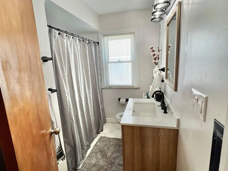 4173 Harwood Rd — Photo 4